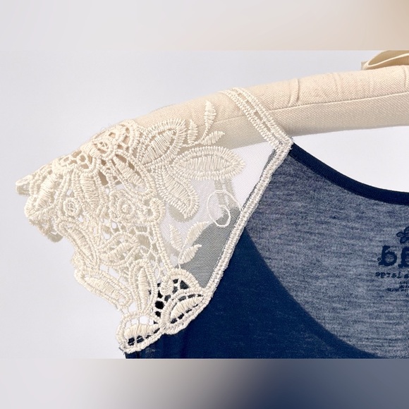 NWT Mudd Black Iris Lace Cap Sleeve Top - Picture 3 of 7